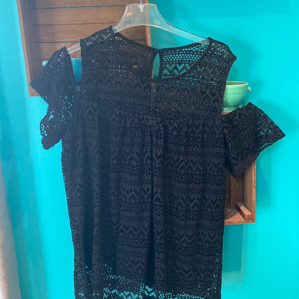 City Chic L/20 lace overlay cold shoulder top